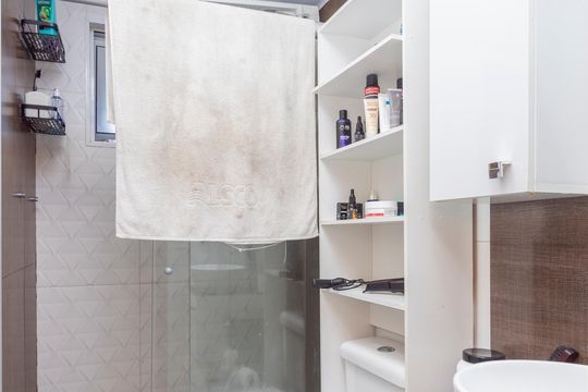 Banheiro de apartamento à venda com 2 quartos, 54m² em Interlagos, São Paulo
