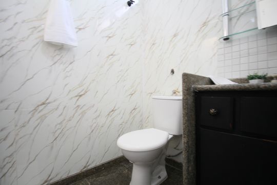 Banheiro de kitnet/studio à venda com 1 quarto, 38m² em Paraíso do Morumbi, São Paulo