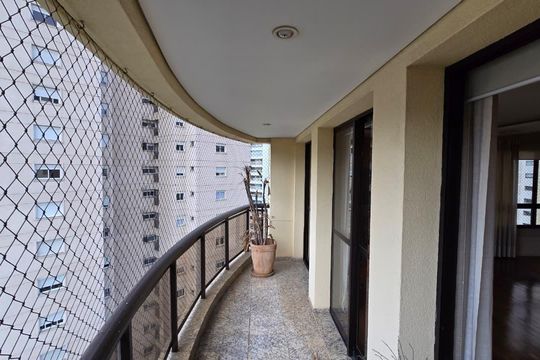 Sacada de apartamento à venda com 3 quartos, 221m² em Vila Suzana, São Paulo