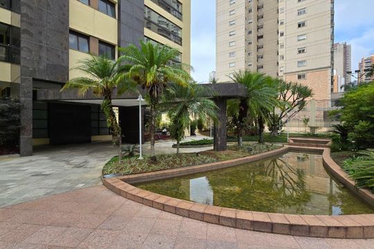 Área comum de apartamento à venda com 3 quartos, 221m² em Vila Suzana, São Paulo