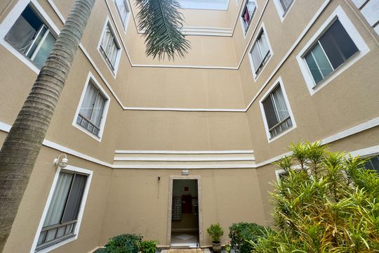 Fachada do bloco de apartamento para alugar com 2 quartos, 44m² em Água Chata, Guarulhos