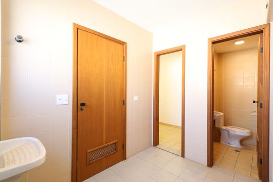 Área de Serviço de apartamento para alugar com 3 quartos, 237m² em Pompeia, São Paulo