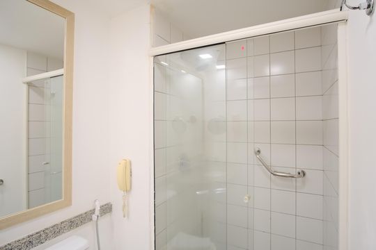 Banheiro de kitnet/studio à venda com 1 quarto, 29m² em Tatuapé, São Paulo