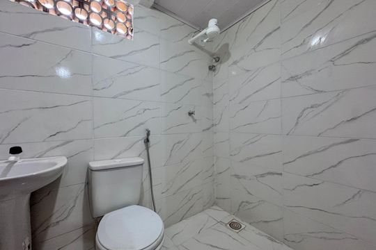 Banheiro da Suíte de apartamento para alugar com 1 quarto, 60m² em Barra de Guaratiba, Rio de Janeiro