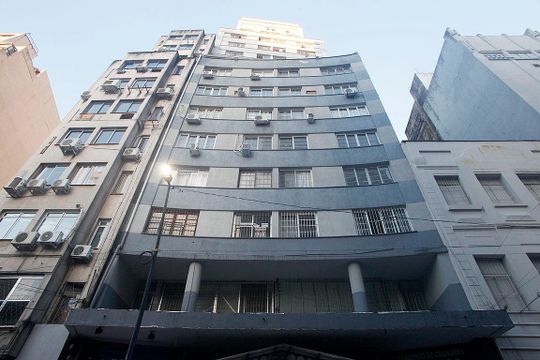 Fachada de apartamento para alugar com 1 quarto, 56m² em Centro Histórico, Porto Alegre