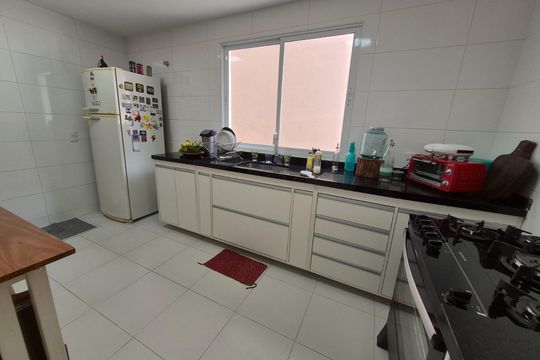Cozinha de casa à venda com 4 quartos, 140m² em Vargem Grande, Rio de Janeiro