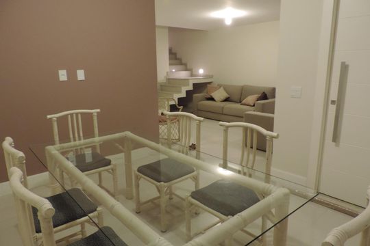 Casa à venda com 4 quartos, 140m² em Vargem Grande, Rio de Janeiro