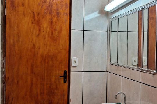 Banheiro de casa à venda com 1 quarto, 60m² em Cipava, Osasco
