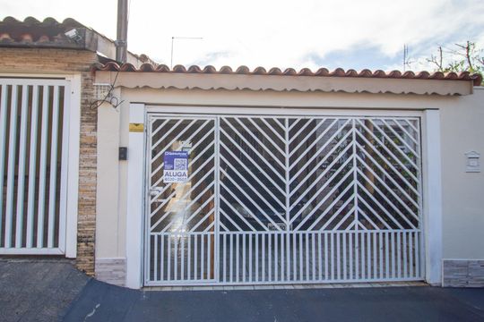 Fachada de casa para alugar com 1 quarto, 24m² em Jardim Santa Rosália, Sorocaba
