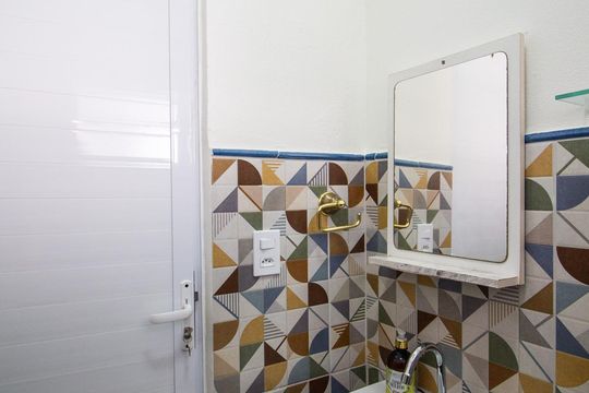 Banheiro de casa para alugar com 1 quarto, 24m² em Jardim Santa Rosália, Sorocaba