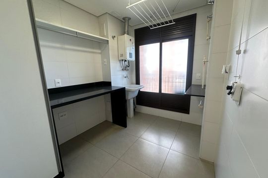 Área de Serviço de apartamento para alugar com 3 quartos, 228m² em Alphaville Empresarial, Barueri