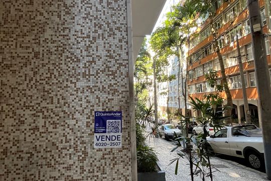Placa  de apartamento à venda com 3 quartos, 250m² em Copacabana, Rio de Janeiro