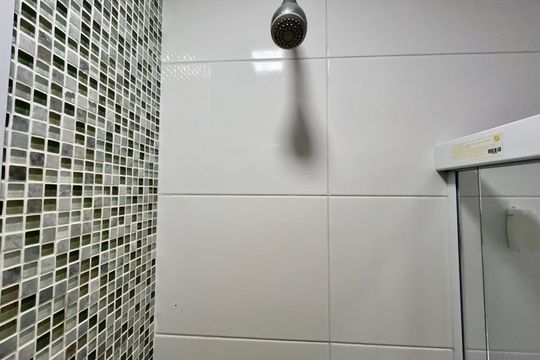 Banheiro Social de apartamento à venda com 3 quartos, 250m² em Copacabana, Rio de Janeiro
