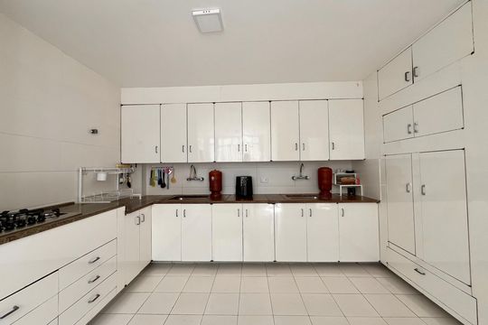 Cozinha de apartamento à venda com 3 quartos, 250m² em Copacabana, Rio de Janeiro