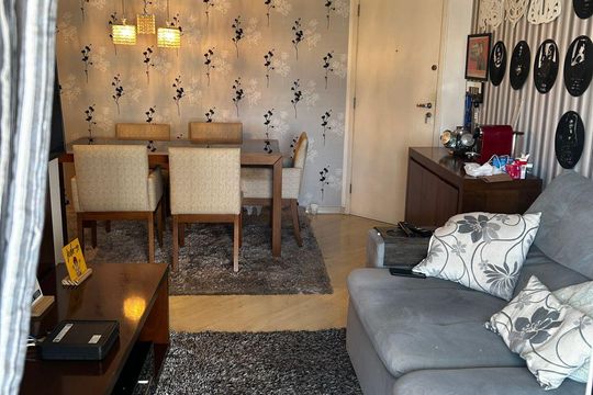 Sala de apartamento à venda com 3 quartos, 72m² em Vila Azevedo, São Paulo
