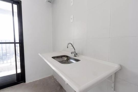Cozinha de apartamento à venda com 2 quartos, 38m² em Lapa de Baixo, São Paulo