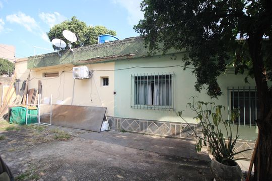 Quintal de casa à venda com 4 quartos, 525m² em Glória, Belo Horizonte
