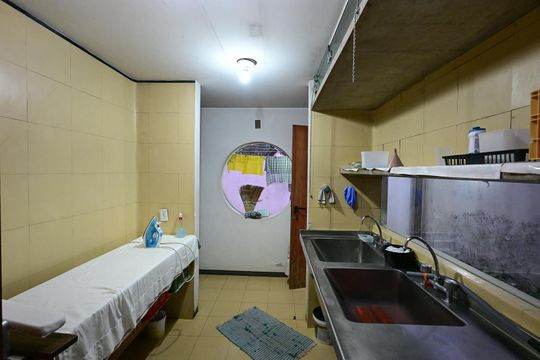 Área de Serviço  de casa para alugar com 4 quartos, 374m² em Vila Sonia, São Paulo