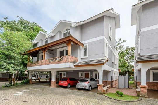 Casa à venda com 3 quartos, 393m² em Tristeza, Porto Alegre