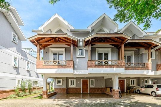 Casa à venda com 3 quartos, 294m² em Tristeza, Porto Alegre