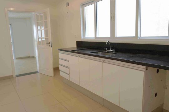 Cozinha de casa para alugar com 4 quartos, 340m² em Alphaville, Santana de Parnaíba