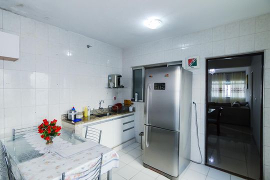 Cozinha de casa para alugar com 2 quartos, 208m² em Jardim Bebedouro, Guarulhos