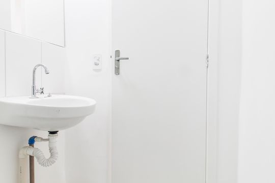 Banheiro de apartamento para alugar com 2 quartos, 54m² em Jardim Maria Helena, Barueri