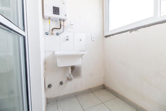 Área de Serviço de apartamento para alugar com 2 quartos, 54m² em Jardim Maria Helena, Barueri