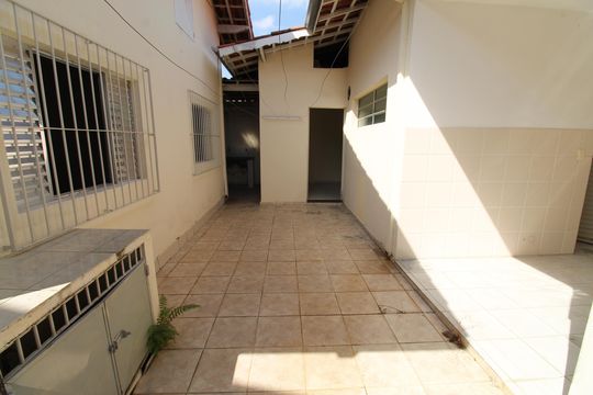 Quintal de casa para alugar com 3 quartos, 113m² em Jardim Satélite, São José dos Campos
