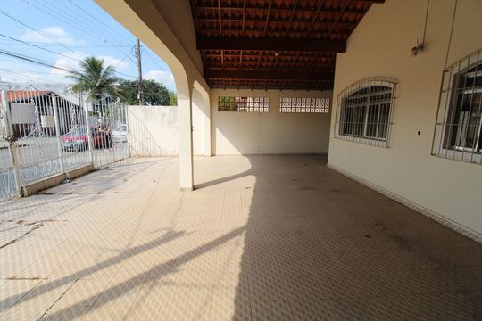 Garagem de casa para alugar com 3 quartos, 113m² em Jardim Satélite, São José dos Campos
