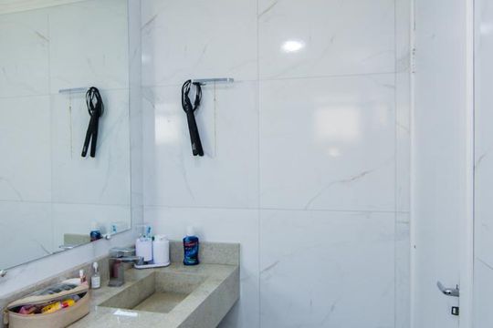 Banheiro da Suíte de apartamento à venda com 3 quartos, 78m² em Jardim Testae, Guarulhos