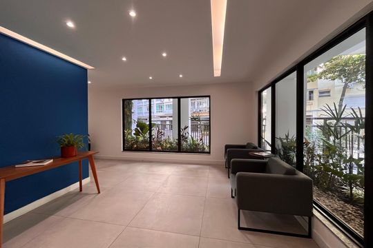 Portaria  de apartamento à venda com 2 quartos, 73m² em Copacabana, Rio de Janeiro