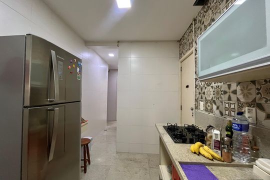 Cozinha de apartamento à venda com 2 quartos, 73m² em Copacabana, Rio de Janeiro