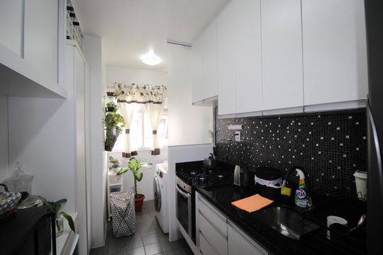 Cozinha de apartamento à venda com 2 quartos, 68m² em Jardim Itu, Porto Alegre