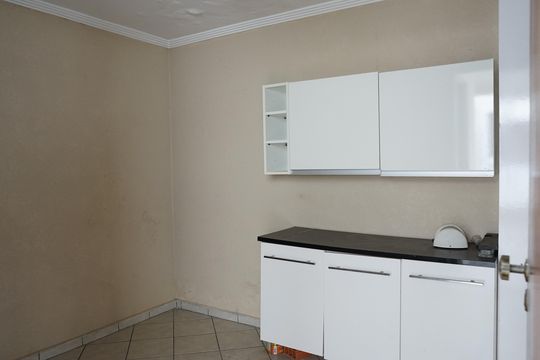 Quarto empregada de casa à venda com 3 quartos, 350m² em Parque Renato Maia, Guarulhos