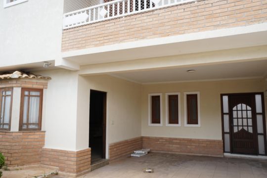 Garagem de casa à venda com 3 quartos, 350m² em Parque Renato Maia, Guarulhos