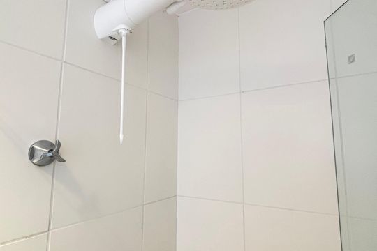 Banheiro da Suíte de apartamento para alugar com 1 quarto, 25m² em Vila Nova Conceição, São Paulo
