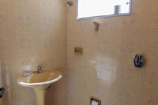 Lavabo de casa para alugar com 3 quartos, 230m² em Butantã, São Paulo