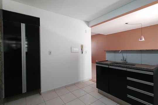Cozinha de casa de condomínio para alugar com 4 quartos, 135m² em Gávea, Uberlândia