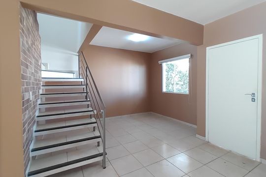 Sala de casa de condomínio para alugar com 4 quartos, 135m² em Gávea, Uberlândia