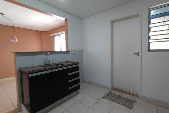 Cozinha de casa de condomínio para alugar com 4 quartos, 135m² em Gávea, Uberlândia