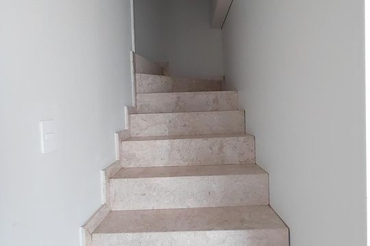 Sala de casa de condomínio para alugar com 3 quartos, 120m² em Gávea, Uberlândia
