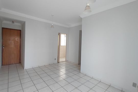 Sala de apartamento para alugar com 3 quartos, 82m² em Santa Mônica, Uberlândia
