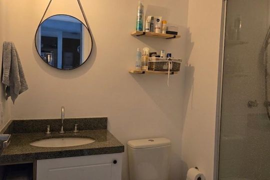 Banheiro de apartamento à venda com 2 quartos, 60m² em Vila Romana, São Paulo