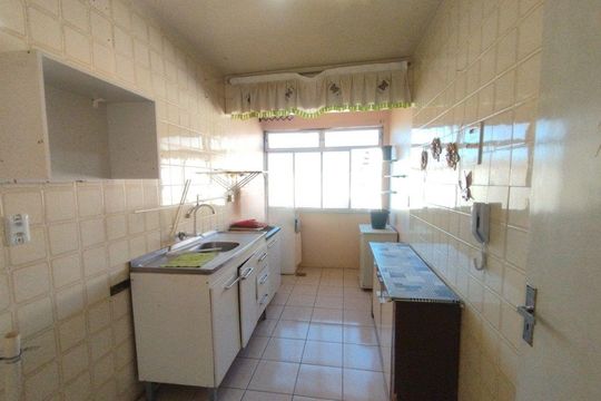 Cozinha de apartamento para alugar com 1 quarto, 44m² em Jardim Dona Leopoldina, Porto Alegre