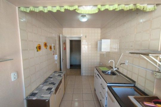 Cozinha de apartamento para alugar com 1 quarto, 44m² em Jardim Dona Leopoldina, Porto Alegre
