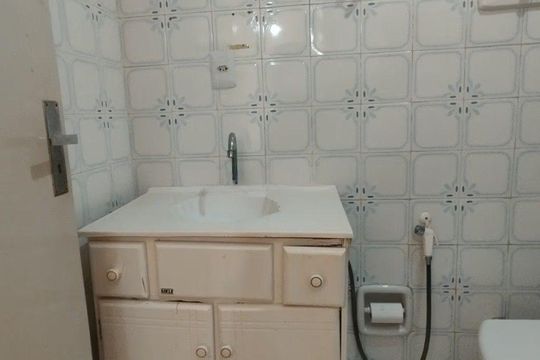 Banheiro de apartamento para alugar com 1 quarto, 44m² em Jardim Dona Leopoldina, Porto Alegre