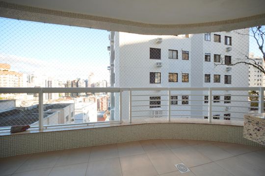 Sacada Suíte 1 de apartamento para alugar com 4 quartos, 206m² em Centro, Florianópolis