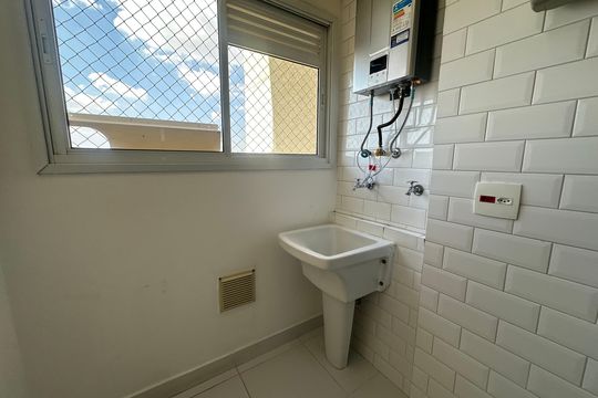 Área de Serviço de apartamento para alugar com 2 quartos, 57m² em Jardim Maria Helena, Barueri