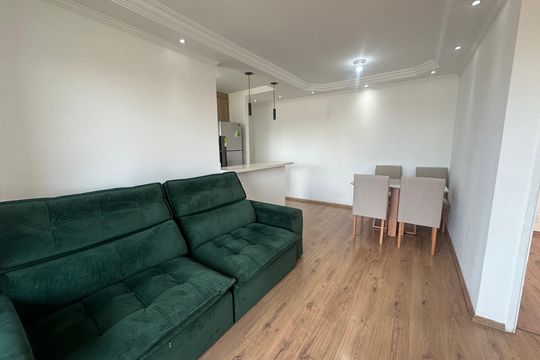 Sala de apartamento para alugar com 2 quartos, 57m² em Jardim Maria Helena, Barueri